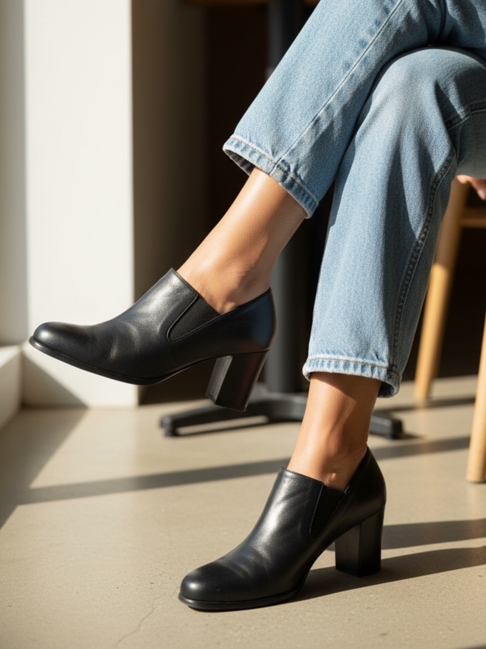 Barneys New York Black Italian Leather Ankle Booties Chunky Block Heel 41/10
